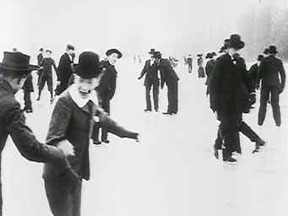 Patineurs sur le lac d’Enghien